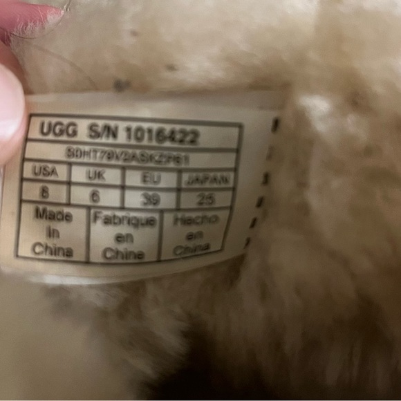 Ugg Mini Bailey Button II Boot - Picture 6 of 6